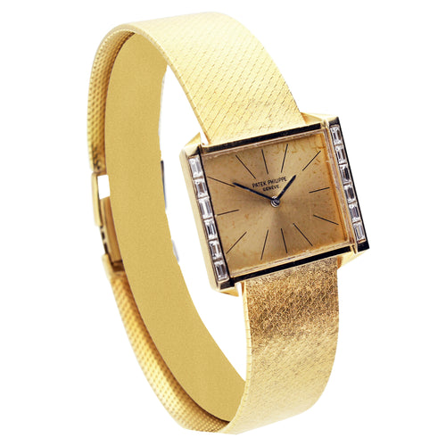 18ct yellow gold Patek Philippe ref. 3506 bracelet watch. Made 1970's