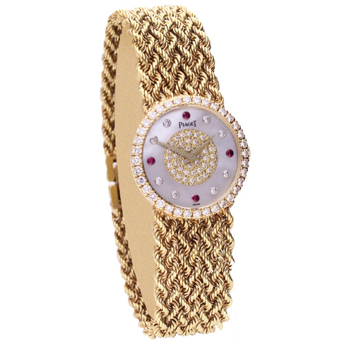 18ct yellow gold Piaget ref. 9706 bracelet watch with mother of pearl dial. Made 1970's