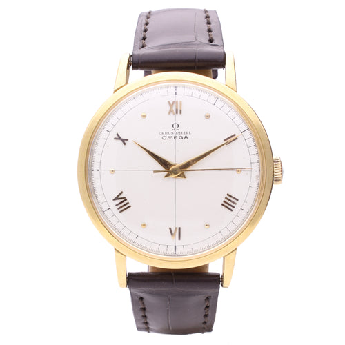 18ct yellow gold OMEGA Chronomètre wristwatch. Made 1945